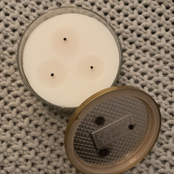 Yankee Candle Coconut Beach - Picture 5 of 5